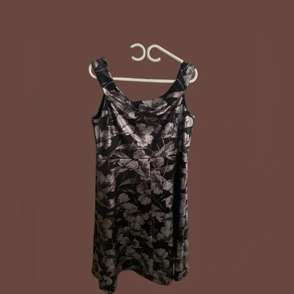 Ricki’s - Picture 3 of 3